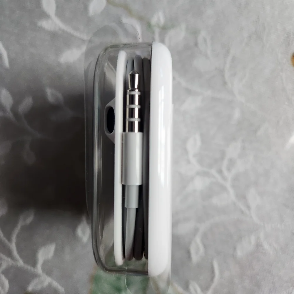 Apple earpods